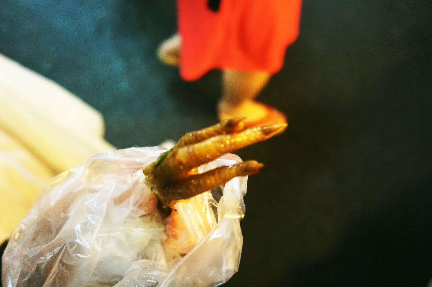 台湾「饒河街観光夜市」の鳥の足を食べてみた