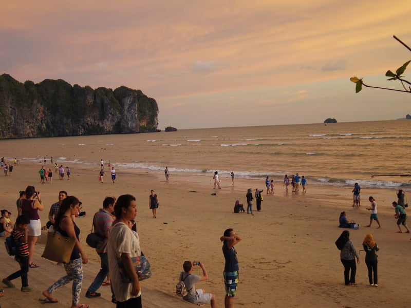 タイ クラビの気温に合った服装。