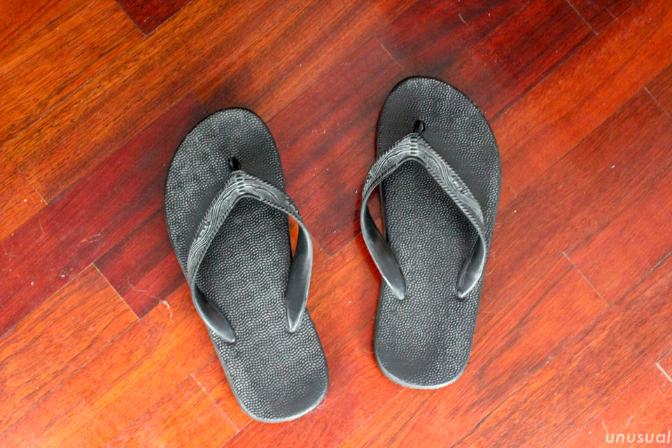 どの国を旅行するときも持っていくアイテム:ビーチサンダル