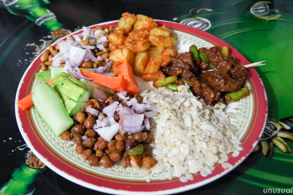 ネパールのカジャ（軽食）セット